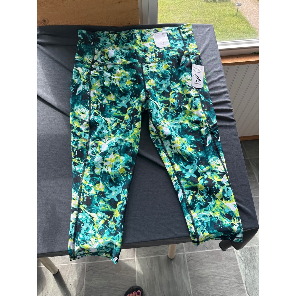 Xersion Womens High Rise Capri Leggings Green Yellow Abstract Floral 0X NWT